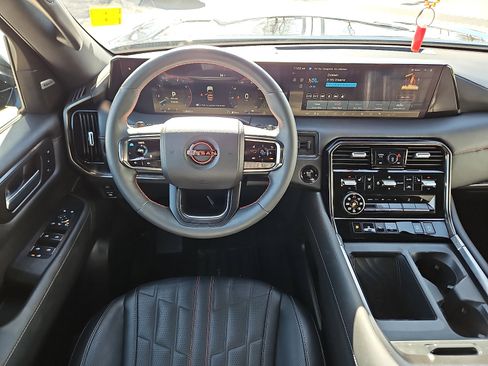 Used 2025 Nissan Armada PRO-4X AWD/4WD image 9