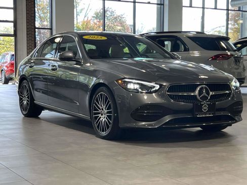 Used 2025 Mercedes-Benz C 300 4MATIC Sedan image 2