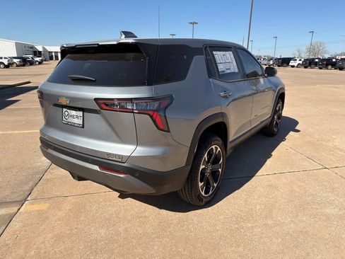 New 2026 Chevrolet Equinox LT w/ Convenience Package II image 17