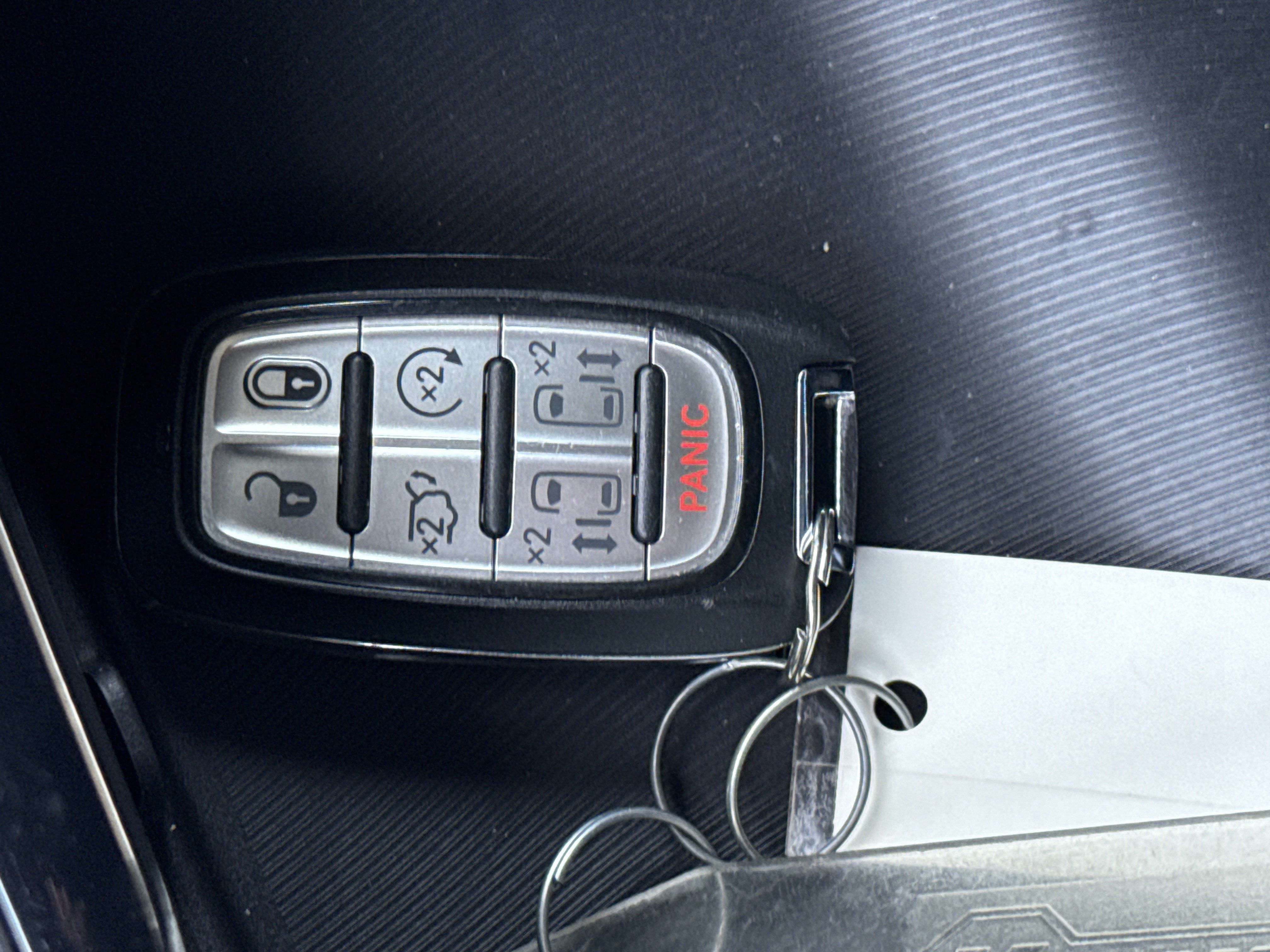 Used 2023 Chrysler Pacifica Touring-L w/ S Appearance Package FWD image 34