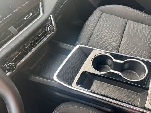 Used 2025 Chevrolet Equinox LT FWD image 42