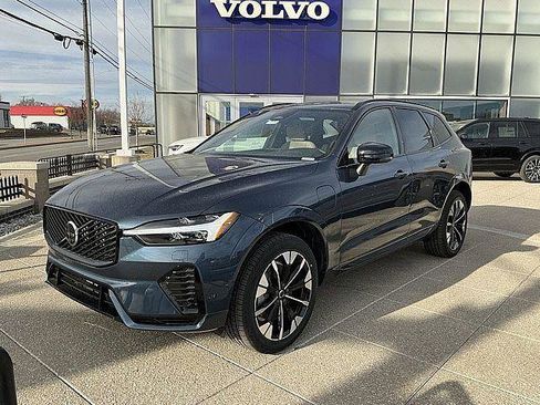New 2026 Volvo XC60 T8 Plus w/ Protection Package Premier AWD/4WD image 3