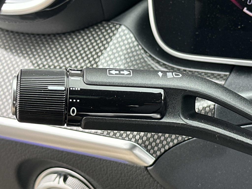 Used 2025 Mercedes-Benz CLE 300 4MATIC Coupe image 25