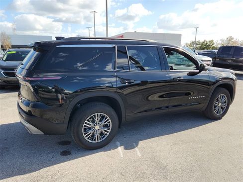 Certified 2026 Chevrolet Traverse LT w/ Driver Confidence Package image 21