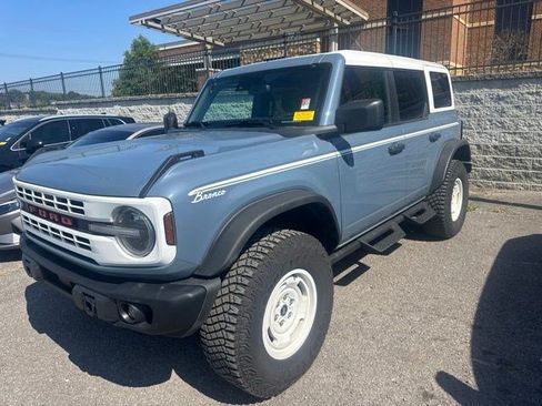 Used 2024 Ford Bronco Heritage Edition AWD/4WD image 2
