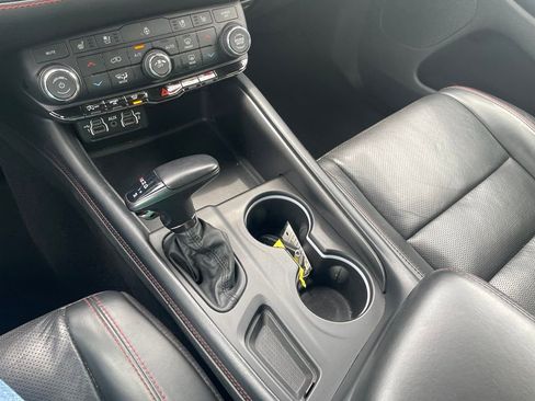 Used 2024 Dodge Durango GT AWD/4WD image 17