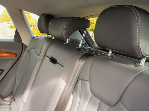 Used 2022 Audi Q5 e Premium w/ Convenience Package image 16