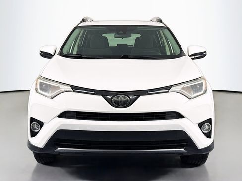 Used 2018 Toyota RAV4 XLE image 2