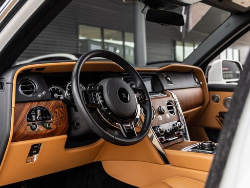 Certified 2022 Rolls-Royce Cullinan image 29