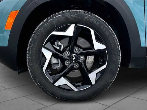 Used 2024 Kia Seltos EX image 10