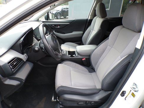 Used 2023 Subaru Outback Premium AWD/4WD image 9