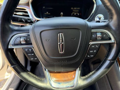 Used 2017 Lincoln Continental Reserve AWD/4WD image 18