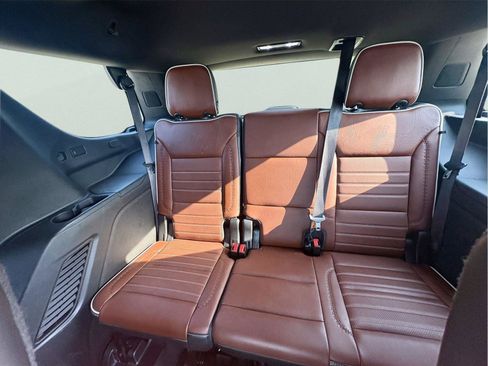 Used 2023 GMC Yukon Denali Ultimate AWD/4WD image 13