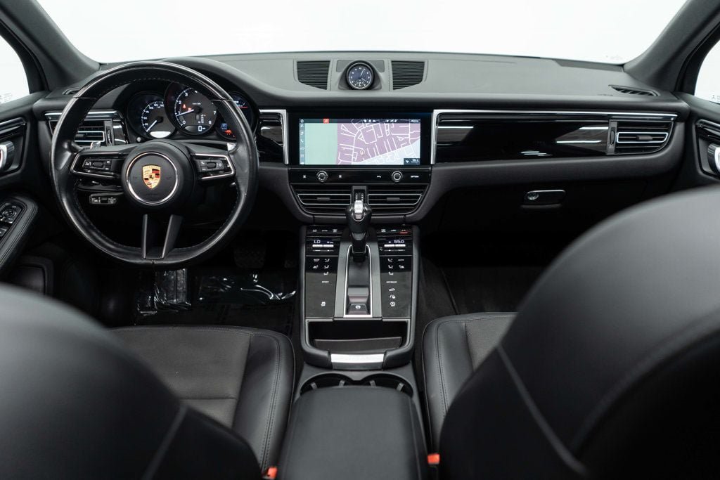 Used 2023 Porsche Macan AWD/4WD image 10