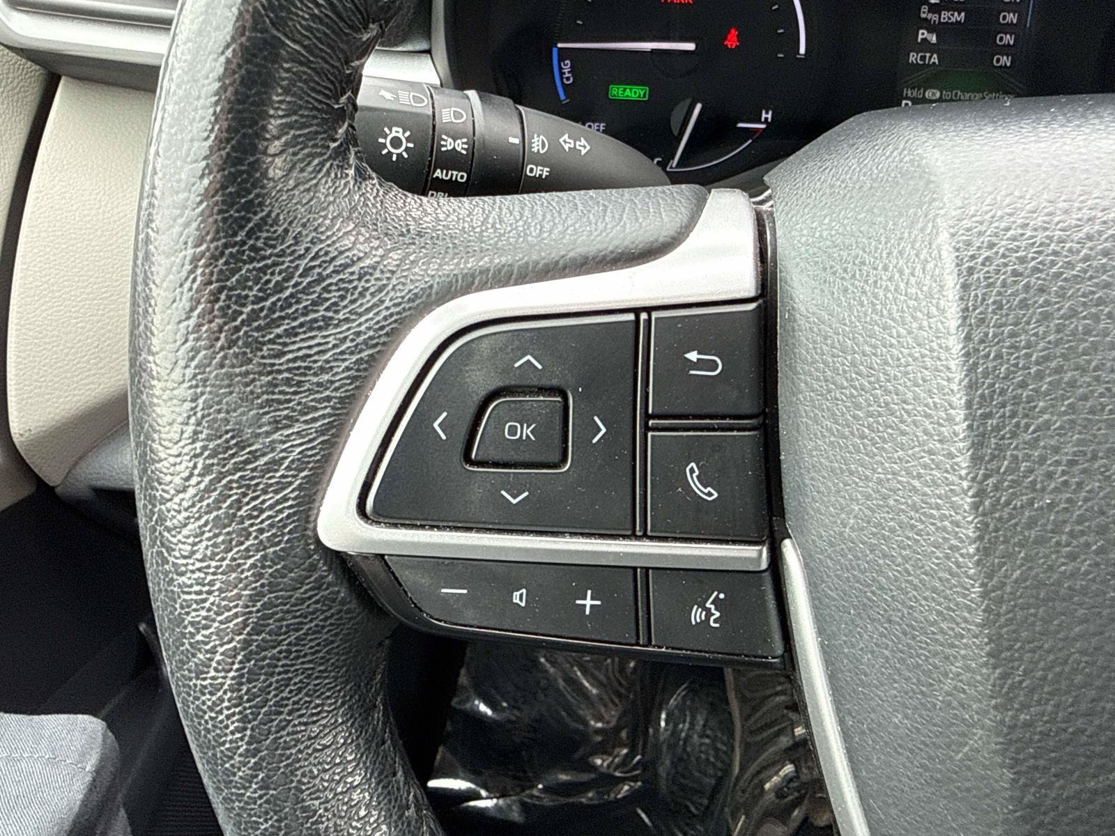 Used 2024 Toyota Sienna XLE FWD image 25