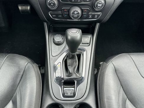 Used 2020 Jeep Cherokee Limited image 33