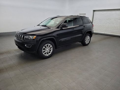 Used 2021 Jeep Grand Cherokee Laredo AWD/4WD image 2