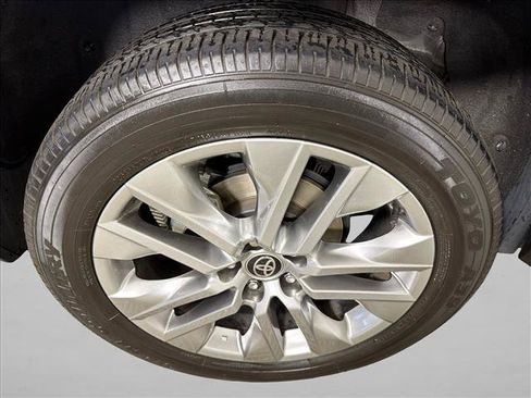 Used 2021 Toyota RAV4 XLE Premium AWD/4WD image 18