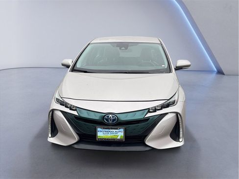 Used 2018 Toyota Prius Prime Premium w/ Carpet Mat Package FWD image 2
