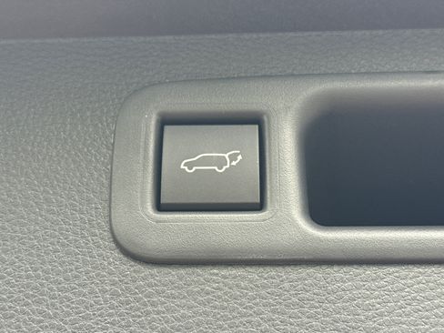 New 2026 Toyota Highlander Platinum AWD/4WD image 12