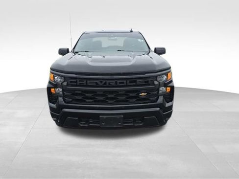 Used 2024 Chevrolet Silverado 1500 Custom AWD/4WD image 2