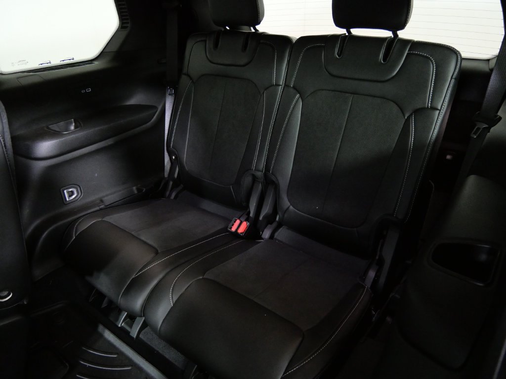 Used 2024 Jeep Grand Cherokee L Altitude AWD/4WD image 18