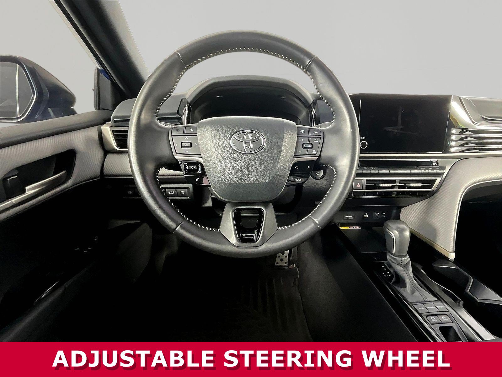 Used 2025 Toyota Camry SE FWD image 8