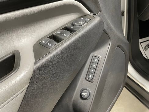 Used 2021 Chevrolet Equinox Premier image 13