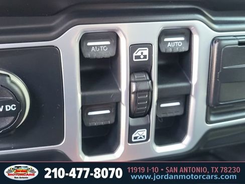 Used 2018 Jeep Wrangler Unlimited Sport S image 19