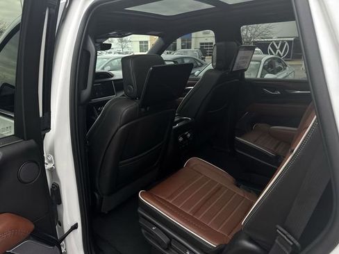 Used 2023 GMC Yukon Denali Ultimate image 22