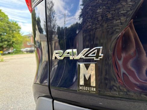 Used 2025 Toyota RAV4 XLE w/ Convenience Package AWD/4WD image 12