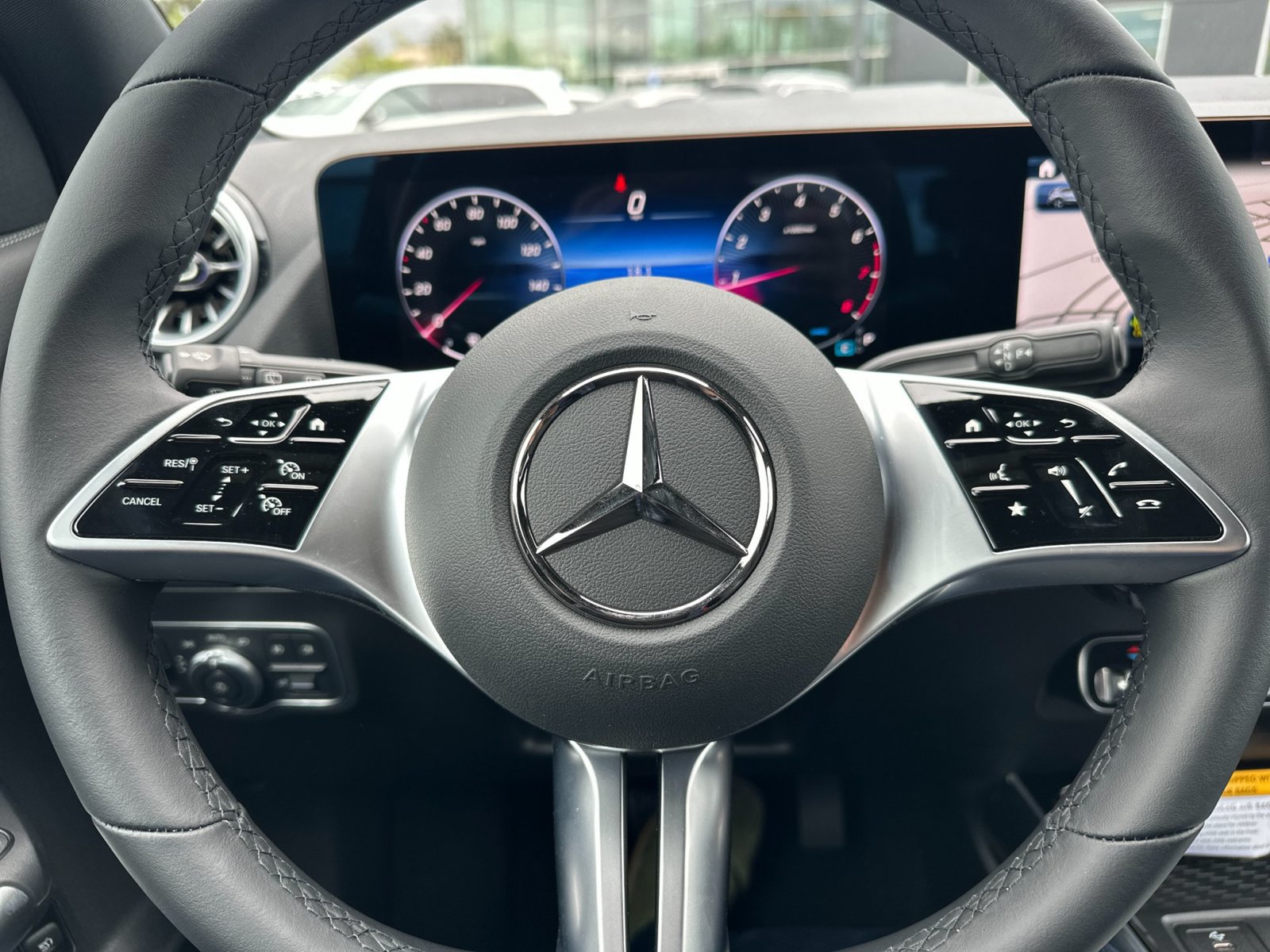 Used 2025 Mercedes-Benz GLA 250 image 25