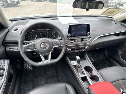 Used 2022 Nissan Altima 2.5 SR FWD image 7