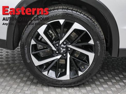 Used 2024 Mitsubishi Outlander SE image 29