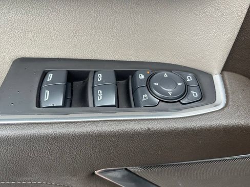 Used 2025 GMC Sierra 1500 SLT AWD/4WD image 8