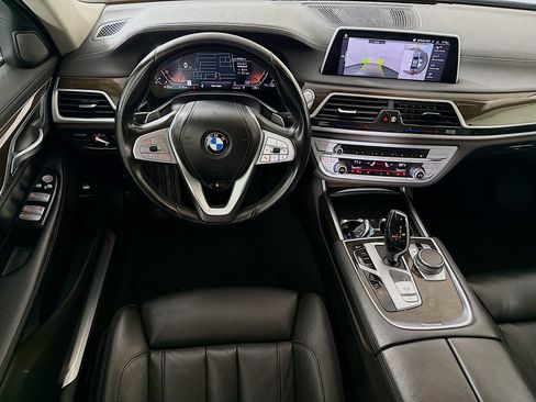 Used 2022 BMW 740i RWD image 17