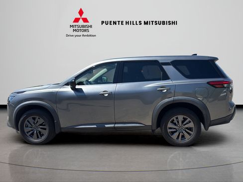 Used 2023 Nissan Pathfinder S FWD image 8