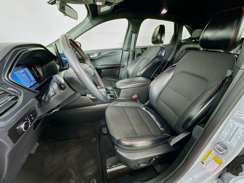 Used 2025 Ford Escape ST-Line w/ Tech Pack #1 image 13