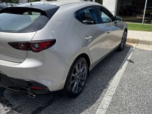 Used 2023 MAZDA MAZDA3 s FWD image 4