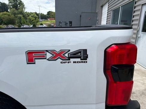 Used 2024 Ford F250 XL w/ STX Appearance Package AWD/4WD image 6