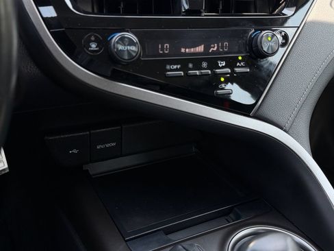 Used 2022 Toyota Camry SE FWD image 24