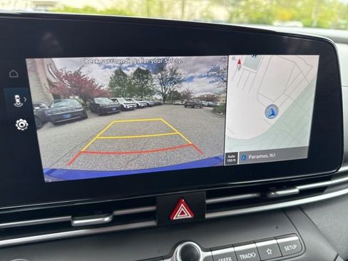 Used 2023 Hyundai Elantra SEL w/ Convenience Package FWD image 8