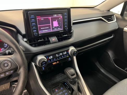 Used 2022 Toyota RAV4 XLE image 22