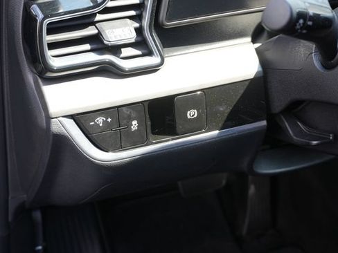 Used 2025 Kia Sportage X-Line AWD/4WD image 25