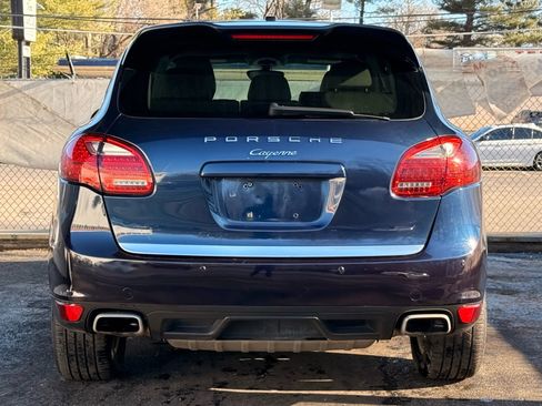 Used 2014 Porsche Cayenne Platinum Edition image 10