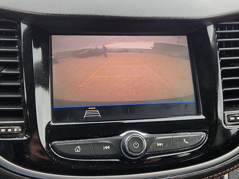 Used 2022 Chevrolet Trax LT w/ LT Convenience Package image 14