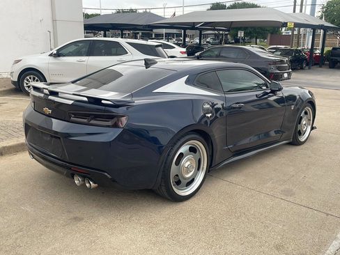 Used 2016 Chevrolet Camaro SS RWD image 4