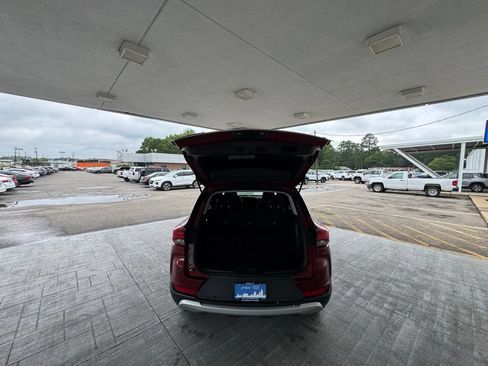 Used 2024 Chevrolet TrailBlazer LT w/ LT Cold Weather Package FWD image 8