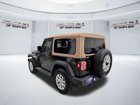 Used 2020 Jeep Wrangler Sport AWD/4WD image 4