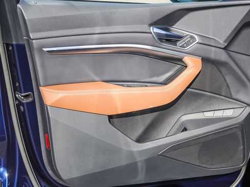 Certified 2022 Audi e-tron Premium w/ Convenience Plus Package image 20